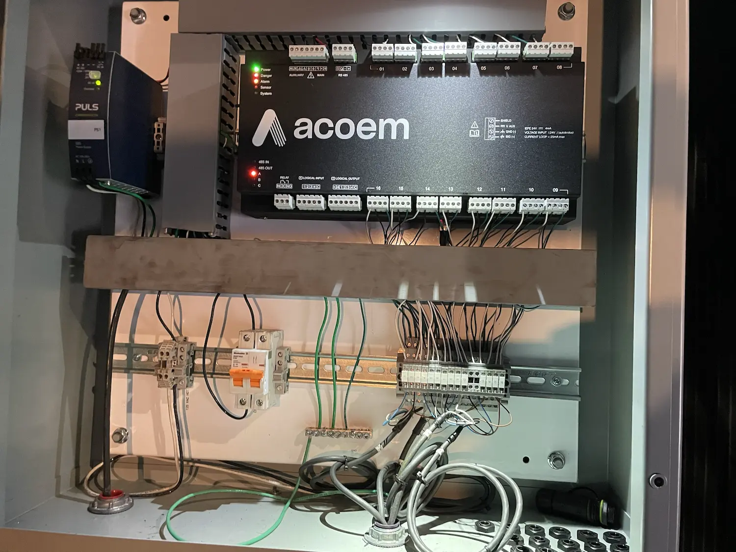 Pre-cabled Cabinet